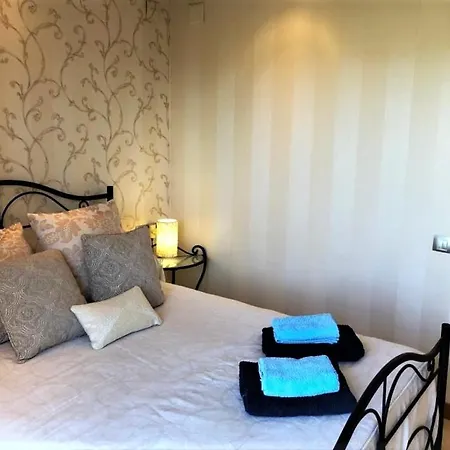 Amposta Apartment *