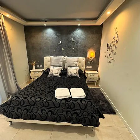Amposta Apartment *